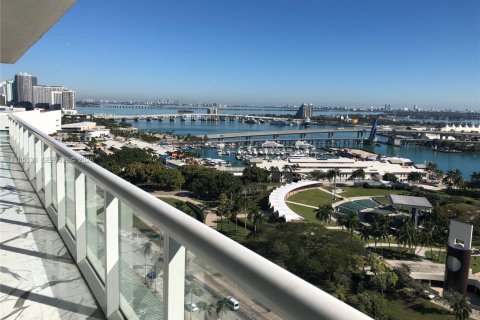 Copropriété à louer à Miami, Floride: 3 chambres, 166.2 m2 № 2414114 - photo 6