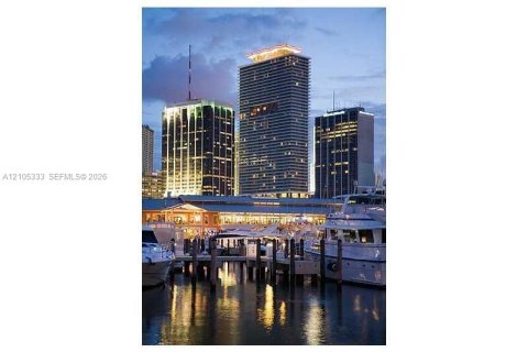 Copropriété à louer à Miami, Floride: 3 chambres, 166.2 m2 № 2414114 - photo 28