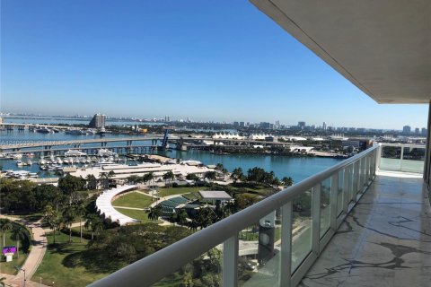 Copropriété à louer à Miami, Floride: 3 chambres, 166.2 m2 № 2414114 - photo 8