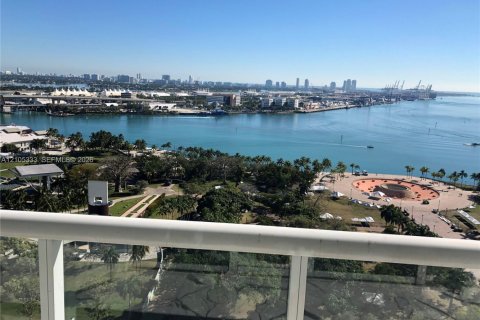 Copropriété à louer à Miami, Floride: 3 chambres, 166.2 m2 № 2414114 - photo 4