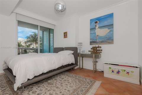 Condo in Hallandale Beach, Florida, 3 bedrooms  № 2052811 - photo 18