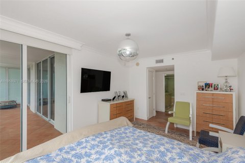 Condo in Hallandale Beach, Florida, 3 bedrooms  № 2052811 - photo 24