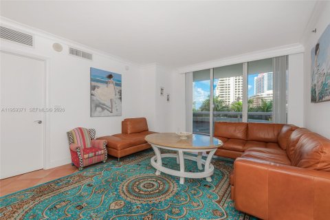 Condo in Hallandale Beach, Florida, 3 bedrooms  № 2052811 - photo 4