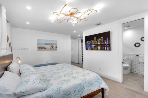 House in Hollywood, Florida 3 bedrooms, 161 sq.m. № 2392099 - photo 15