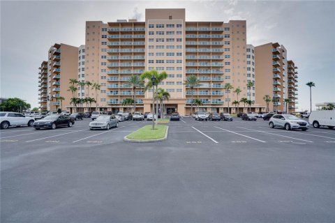 Condo in Clearwater, Florida, 1 bedroom  № 1812818 - photo 2