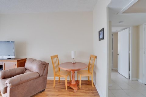 Condo in Clearwater, Florida, 1 bedroom  № 1812818 - photo 6