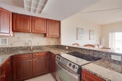 Condo in Clearwater, Florida, 1 bedroom  № 1812818 - photo 9