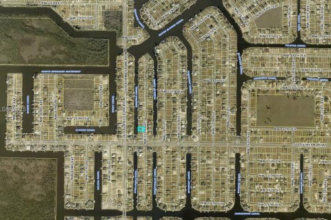Land in Cape Coral, Florida № 1939563 - photo 2