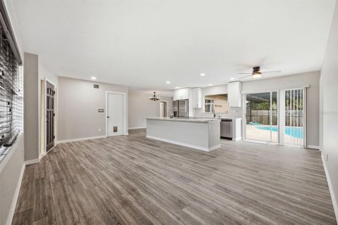House in Dunedin, Florida 4 bedrooms, 137.22 sq.m. № 2209318 - photo 17