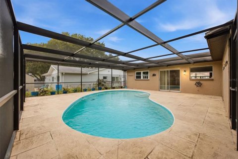 House in Dunedin, Florida 4 bedrooms, 137.22 sq.m. № 2209318 - photo 30