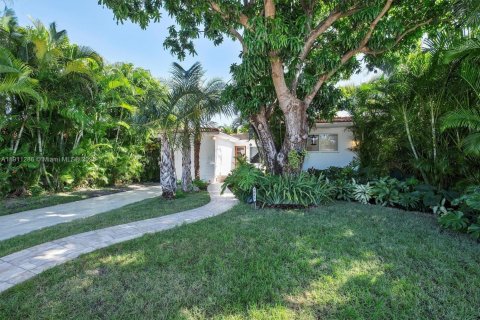 Casa en venta en Surfside, Florida, 3 dormitorios, 164.53 m2 № 1968412 - foto 28