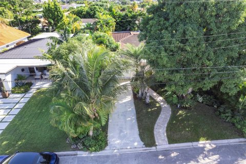 Casa en venta en Surfside, Florida, 3 dormitorios, 164.53 m2 № 1968412 - foto 29