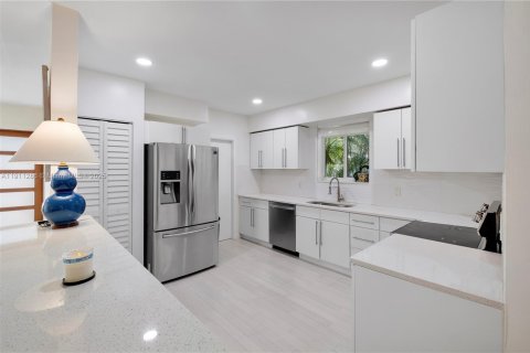 Casa en venta en Surfside, Florida, 3 dormitorios, 164.53 m2 № 1968412 - foto 9