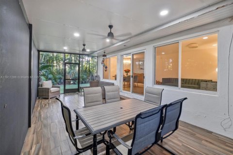 Casa en venta en Surfside, Florida, 3 dormitorios, 164.53 m2 № 1968412 - foto 24