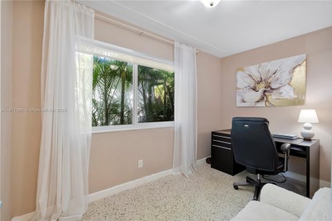 Casa en venta en Surfside, Florida, 3 dormitorios, 164.53 m2 № 1968412 - foto 19