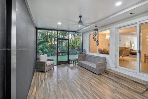 Casa en venta en Surfside, Florida, 3 dormitorios, 164.53 m2 № 1968412 - foto 23