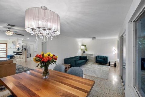 Casa en venta en Surfside, Florida, 3 dormitorios, 164.53 m2 № 1968412 - foto 20