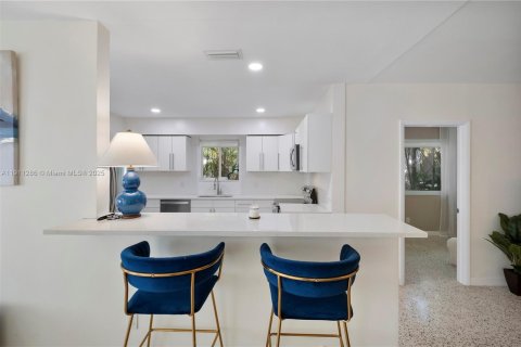 Casa en venta en Surfside, Florida, 3 dormitorios, 164.53 m2 № 1968412 - foto 8