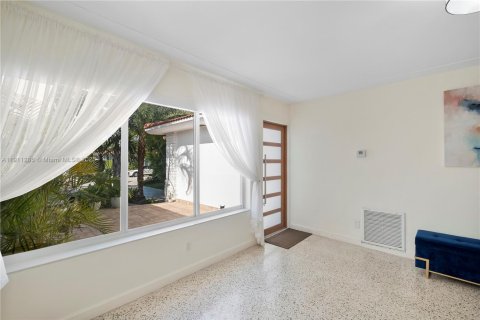 Casa en venta en Surfside, Florida, 3 dormitorios, 164.53 m2 № 1968412 - foto 7