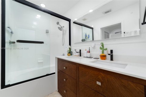 Купить таунхаус в Майами-Гарденс, Флорида 4 спальни, 159.42м2, № 1997496 - фото 13