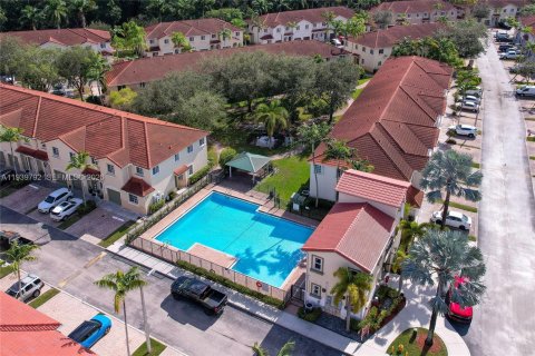 Купить таунхаус в Майами-Гарденс, Флорида 4 спальни, 159.42м2, № 1997496 - фото 28