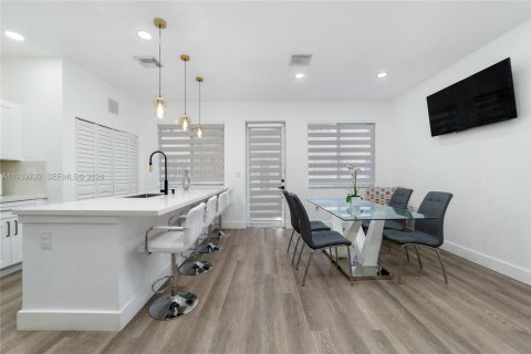 Купить таунхаус в Майами-Гарденс, Флорида 4 спальни, 159.42м2, № 1997496 - фото 8