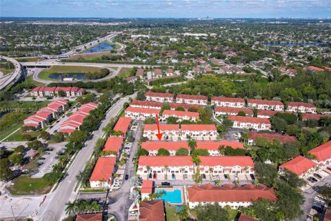 Купить таунхаус в Майами-Гарденс, Флорида 4 спальни, 159.42м2, № 1997496 - фото 27