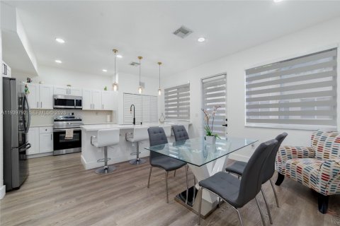 Купить таунхаус в Майами-Гарденс, Флорида 4 спальни, 159.42м2, № 1997496 - фото 9