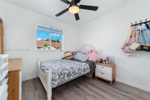 Купить таунхаус в Майами-Гарденс, Флорида 4 спальни, 159.42м2, № 1997496 - фото 16