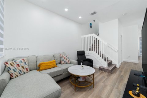 Купить таунхаус в Майами-Гарденс, Флорида 4 спальни, 159.42м2, № 1997496 - фото 3