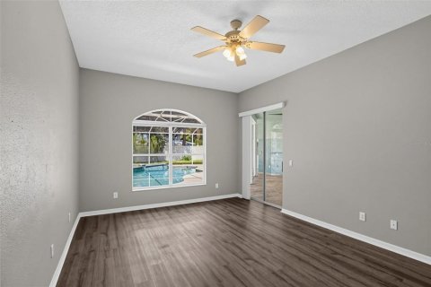 House in Winter Springs, Florida 4 bedrooms, 263.84 sq.m. № 2320818 - photo 21