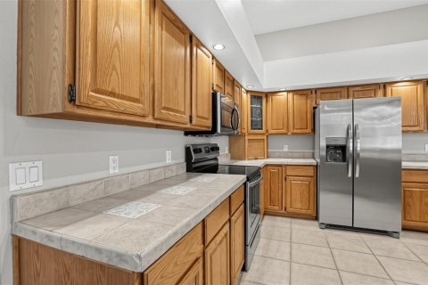 House in Winter Springs, Florida 4 bedrooms, 263.84 sq.m. № 2320818 - photo 7