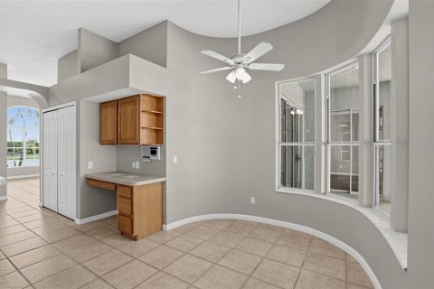 House in Winter Springs, Florida 4 bedrooms, 263.84 sq.m. № 2320818 - photo 9