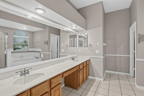 House in Winter Springs, Florida 4 bedrooms, 263.84 sq.m. № 2320818 - photo 16