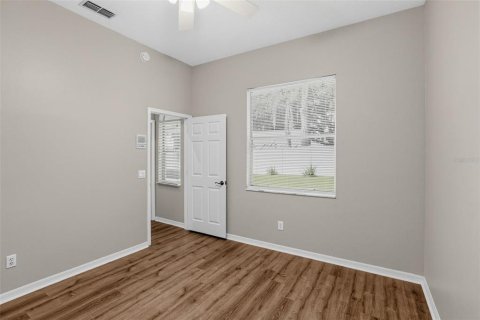 House in Winter Springs, Florida 4 bedrooms, 263.84 sq.m. № 2320818 - photo 17