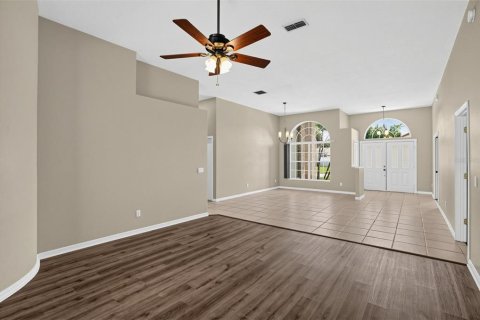House in Winter Springs, Florida 4 bedrooms, 263.84 sq.m. № 2320818 - photo 11