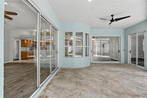 House in Winter Springs, Florida 4 bedrooms, 263.84 sq.m. № 2320818 - photo 25