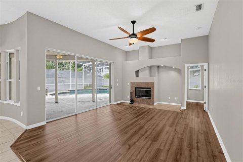 House in Winter Springs, Florida 4 bedrooms, 263.84 sq.m. № 2320818 - photo 3