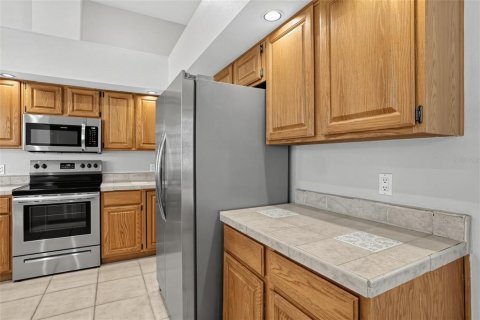 House in Winter Springs, Florida 4 bedrooms, 263.84 sq.m. № 2320818 - photo 6