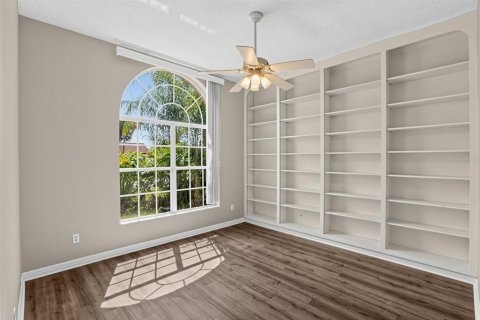 House in Winter Springs, Florida 4 bedrooms, 263.84 sq.m. № 2320818 - photo 12