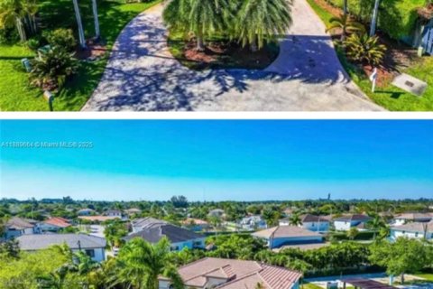 House in Miami, Florida 5 bedrooms, 374.86 sq.m. № 2021386 - photo 2