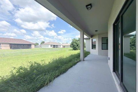 Casa en venta en Lehigh Acres, Florida, 3 dormitorios, 166.95 m2 № 1942459 - foto 18