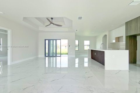 Casa en venta en Lehigh Acres, Florida, 3 dormitorios, 166.95 m2 № 1942459 - foto 6