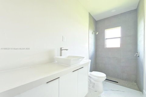 Casa en venta en Lehigh Acres, Florida, 3 dormitorios, 166.95 m2 № 1942459 - foto 16