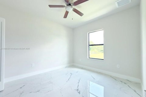 Casa en venta en Lehigh Acres, Florida, 3 dormitorios, 166.95 m2 № 1942459 - foto 14