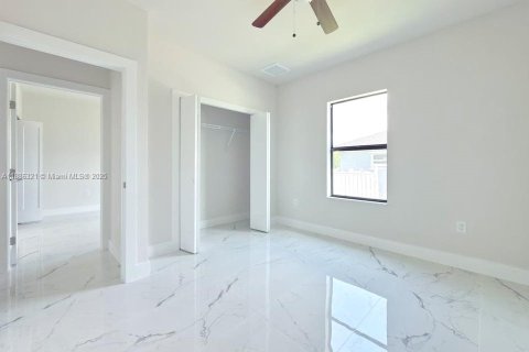 Casa en venta en Lehigh Acres, Florida, 3 dormitorios, 166.95 m2 № 1942459 - foto 9