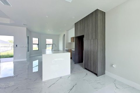 Casa en venta en Lehigh Acres, Florida, 3 dormitorios, 166.95 m2 № 1942459 - foto 7