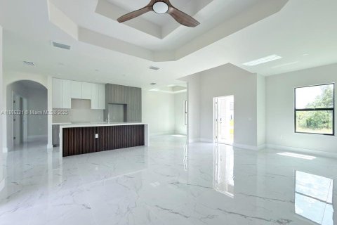 Casa en venta en Lehigh Acres, Florida, 3 dormitorios, 166.95 m2 № 1942459 - foto 4