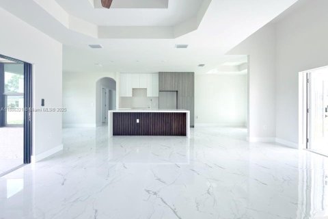 Casa en venta en Lehigh Acres, Florida, 3 dormitorios, 166.95 m2 № 1942459 - foto 3