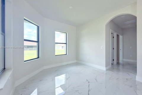 Casa en venta en Lehigh Acres, Florida, 3 dormitorios, 166.95 m2 № 1942459 - foto 10